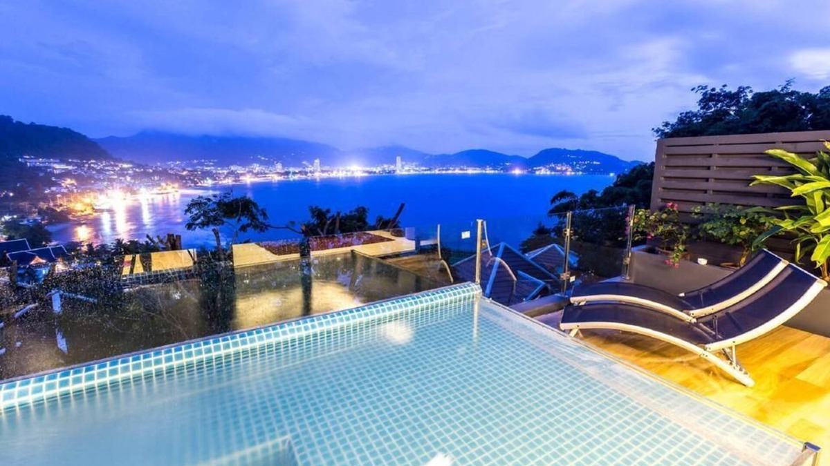 Patong Resort | Indochine Sky Suites with Balcony (010)