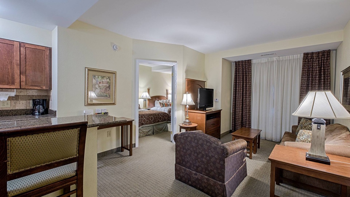 Harrisburg - Hershey Condo | Indoor Pool. Gym. Quick Drive to Hersheypark