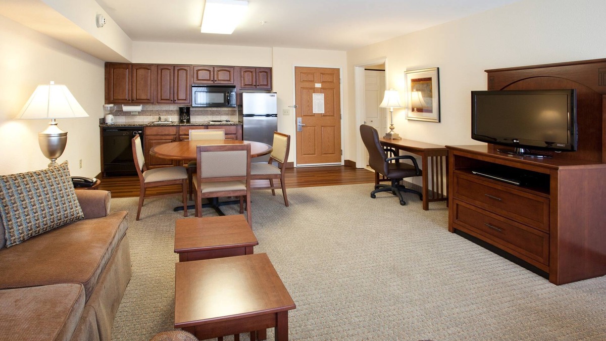 Great Falls Condo | Indoor Pool & Hot Tub. Free Breakfast. On the Missouri River.