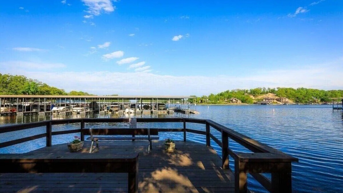Osage Beach Condo | Indoor Pool/Hot Tub-Lake front at the Knolls 1 bed/1 bath Condo in RedHead Cove
