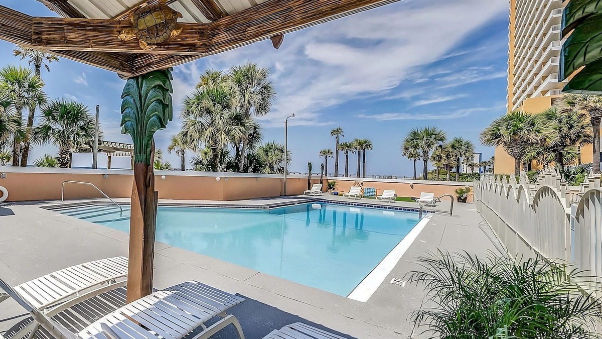 Panama City Beach Hotel | Indulge in Home Like Comfort! Beachfront Property, Pets Allowed, Free Parking