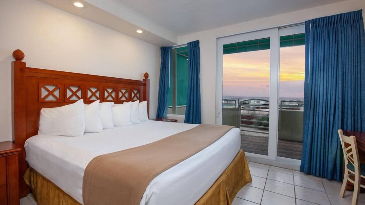Lenox Park House | Indulge in Home-Like Comfort! 3 Comfortable Units, Beachfront Property, Pool