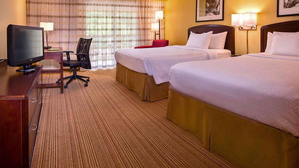 Durham Hotel | Indulge in Home-Like Comfort! 2 Comfortable Units, Free Parking, Onsite Pool