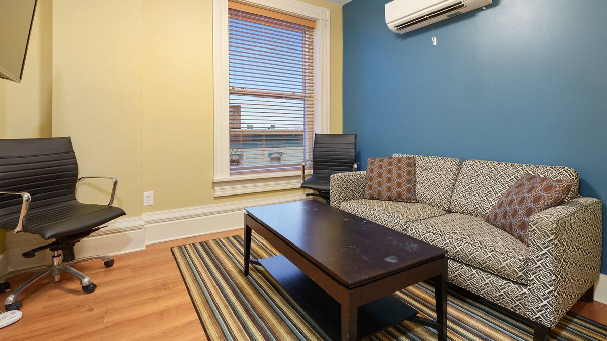 St. Clairsville House | Indulge in the Charming and Captivating Ambiance of Clarendon WV Condo 307