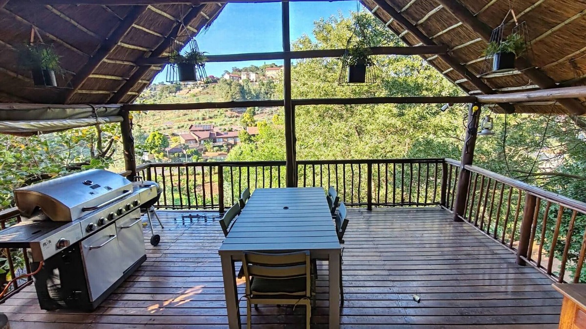 Greater Johannesburg Metropolitan Area House | Indulgent Escape, Jet Bath, Stunning Views & Boma Firepit -Retreat from the City