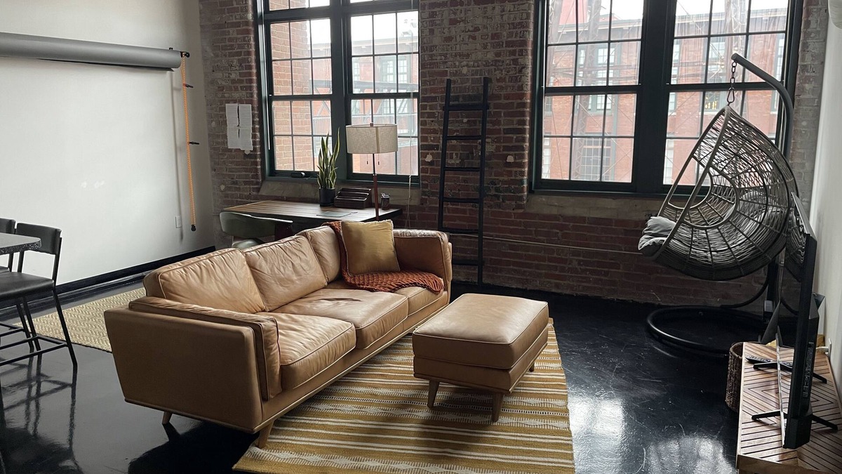 Cabbagetown Apartment | Industrial 1-Bdr Loft with tons of light, 5-min from Beltline!