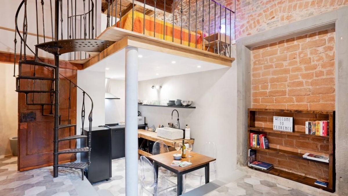 Santo Spirito Apartment | Industrial Chic Apartment in the historic center