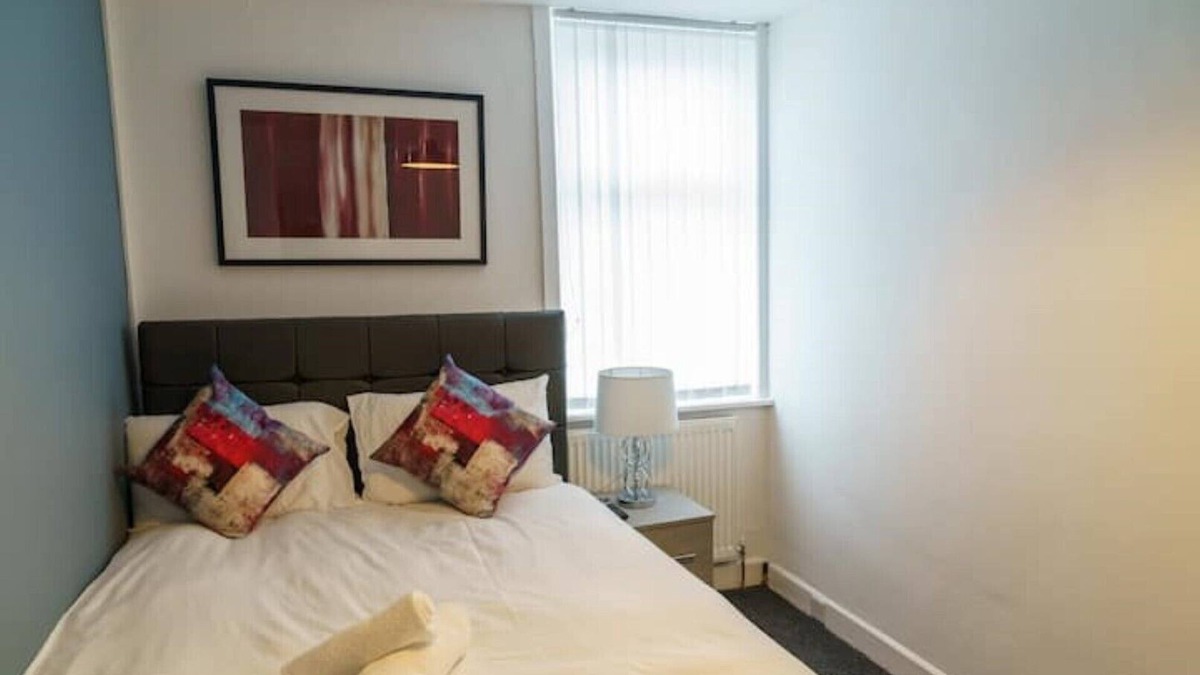 Bolton House | Industrial Lodge Bolton by Prime Stay