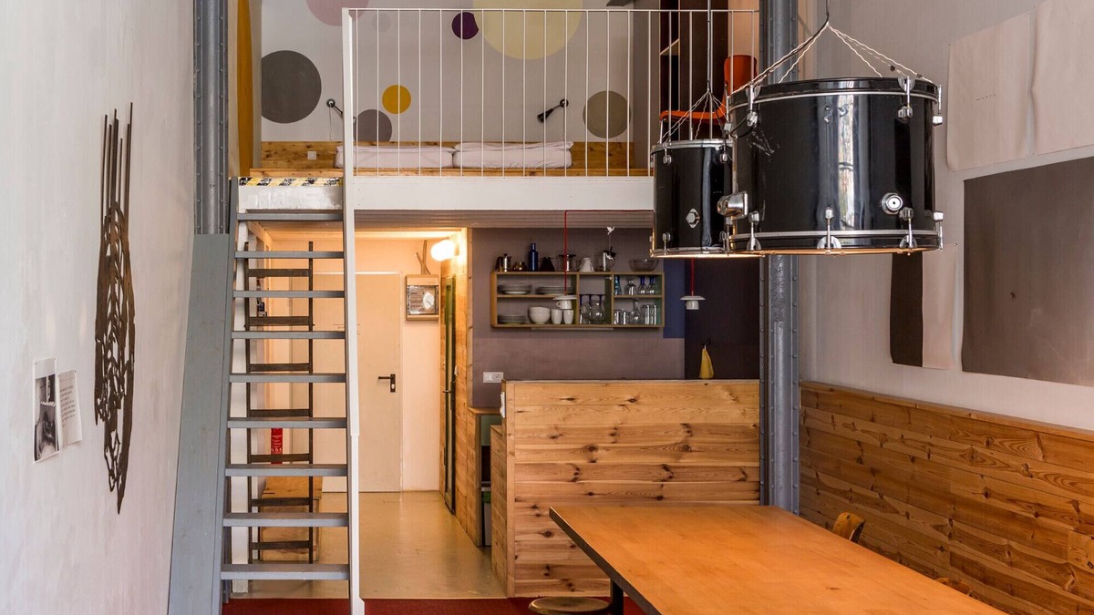 Neulindenau Apartment | Industrial vacation apartment 2 in the old spinning mill