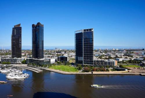 Docklands Apartment | Infinity Lux Apartment