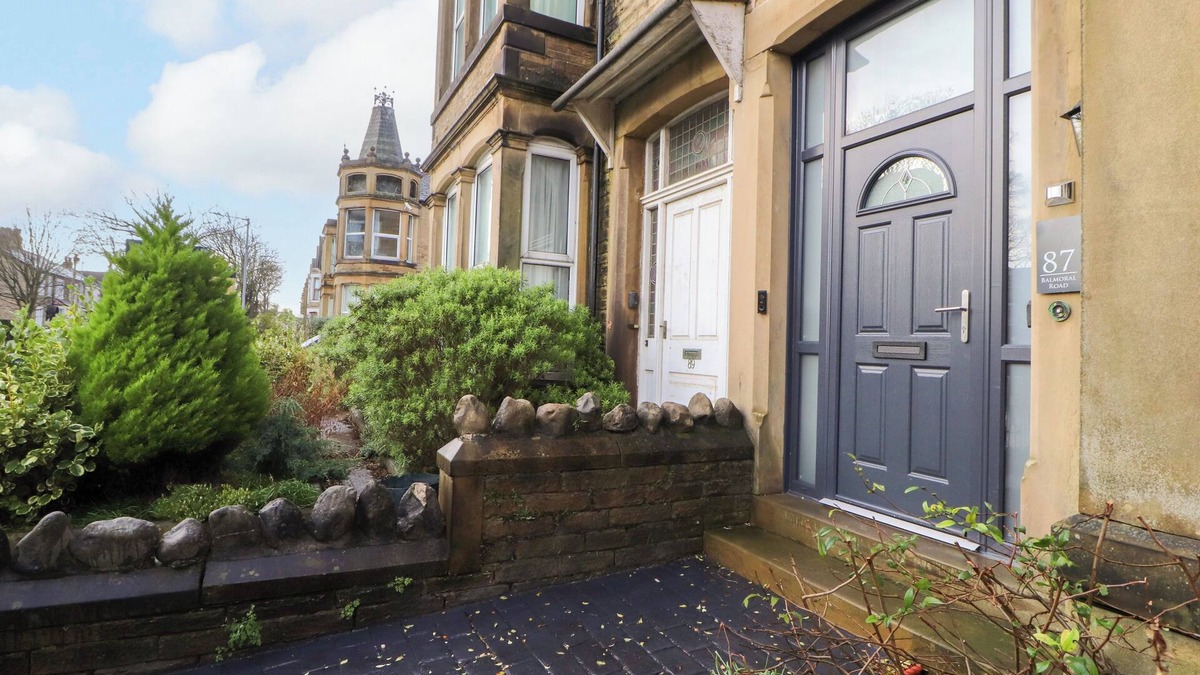 Morecambe House | INGLEMEAD, pet friendly, country holiday cottage in Morecambe