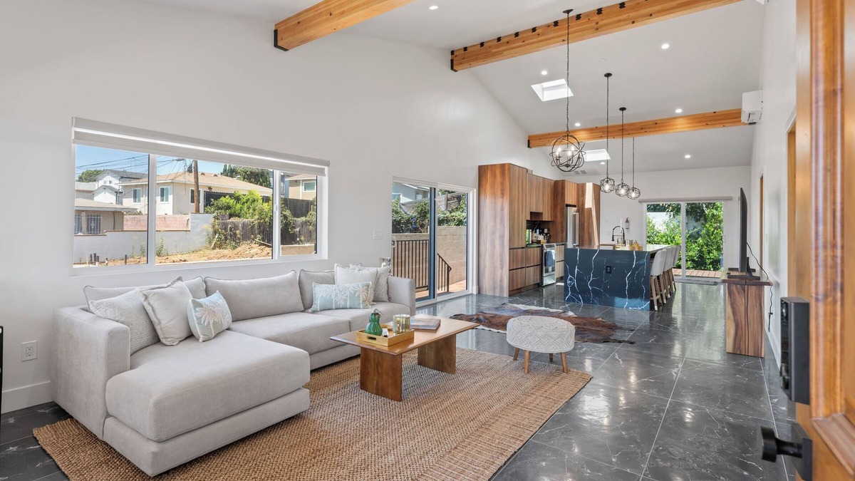 Inglewood House | Inglewood Hills Luxe View Home-Near LAX/SoFi/Beach