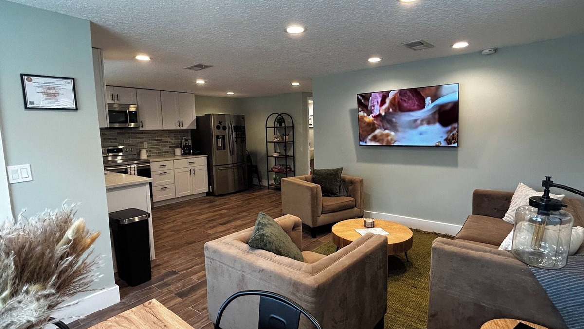 Sandalwood House | Inland Escape - Centrally Located