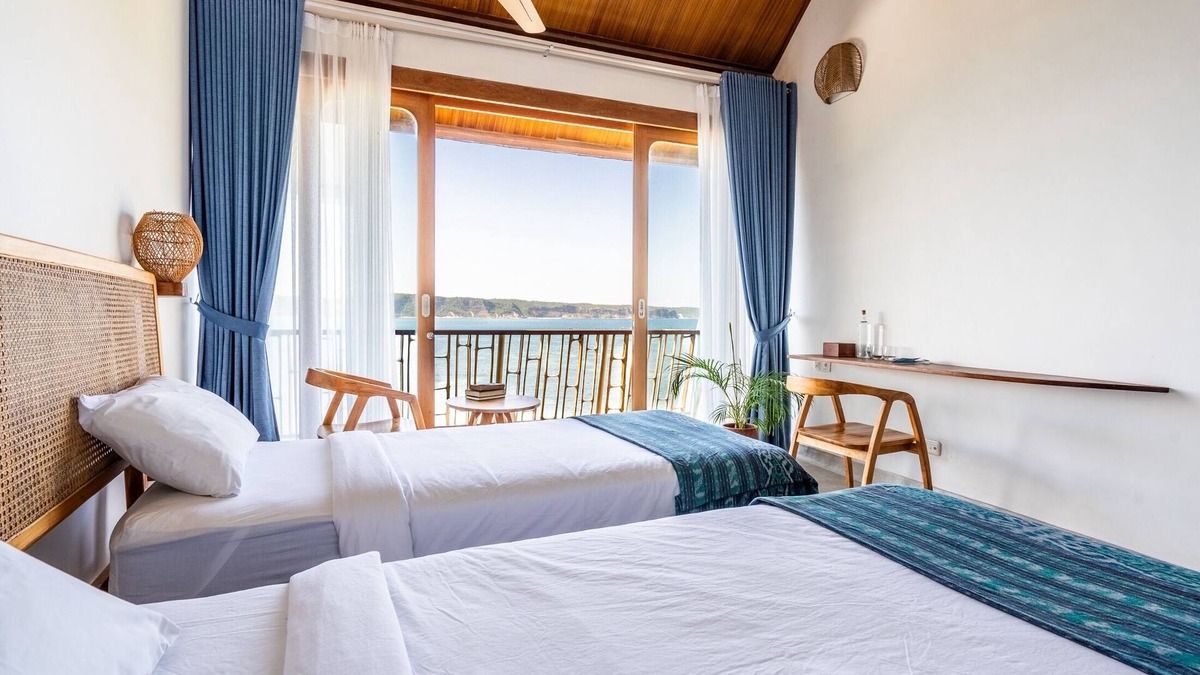Kuta Hotel | Inlight Lombok Deluxe Room with Stairs