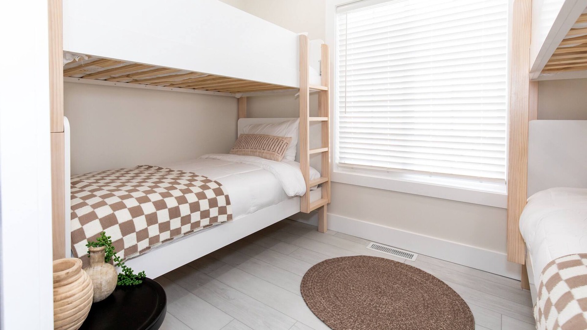 Sandusky Condo | Inn at Fulton: Unit 4