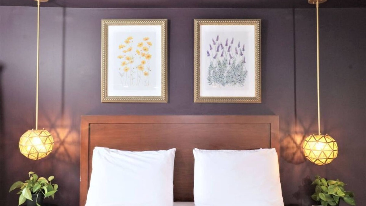 Portland Hotel | Inn at Parkspring 5 - Self Check In - Parking