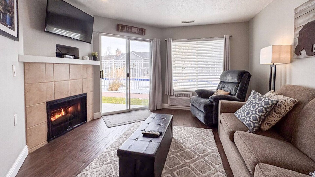Harbor Village Condo | Inn Building Condo #107, ground level, pool view