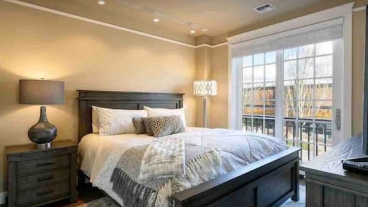 Blaine Apartment | Inn on the Harbor Suite 301