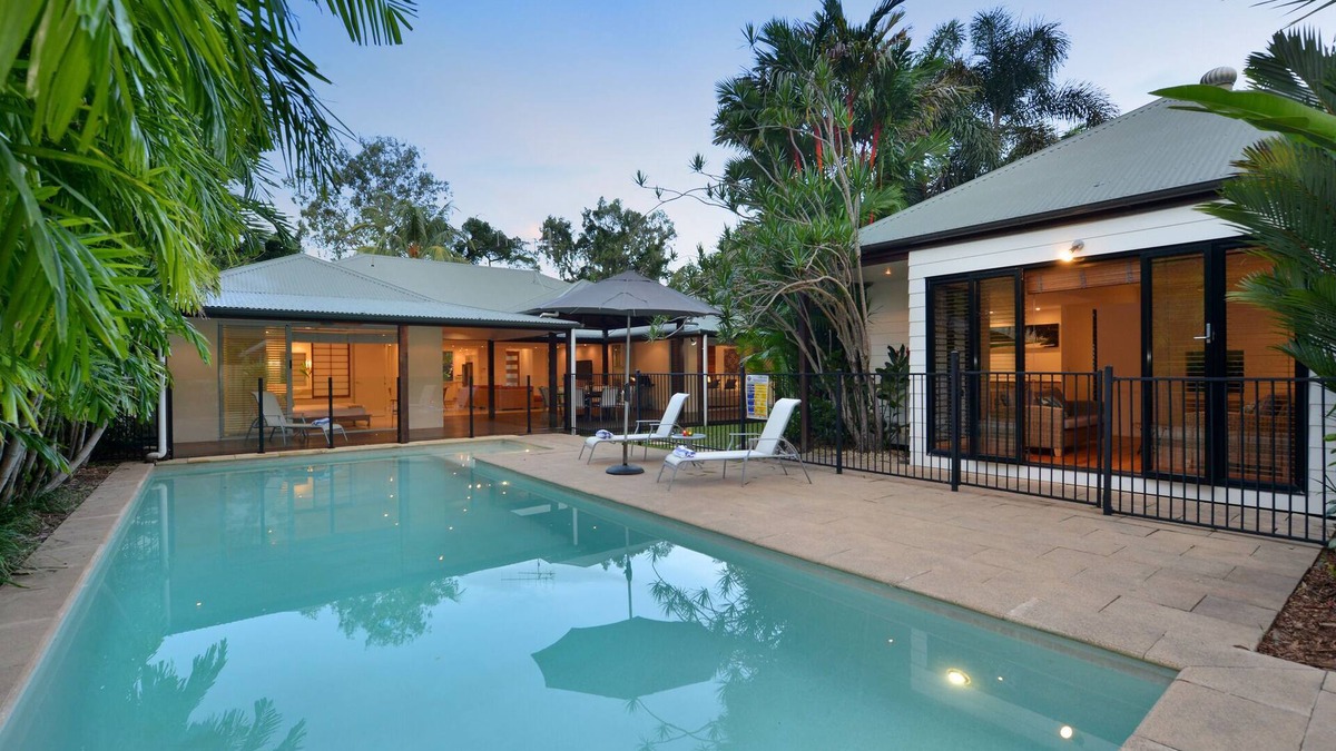 Port Douglas House | Innaminny - 4 Bedroom House by the Beach