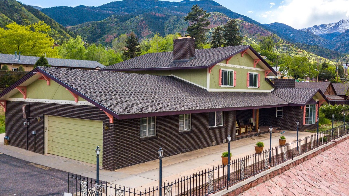 Manitou Springs Historic District Bed & Breakfast | INNhale Resort and Spa