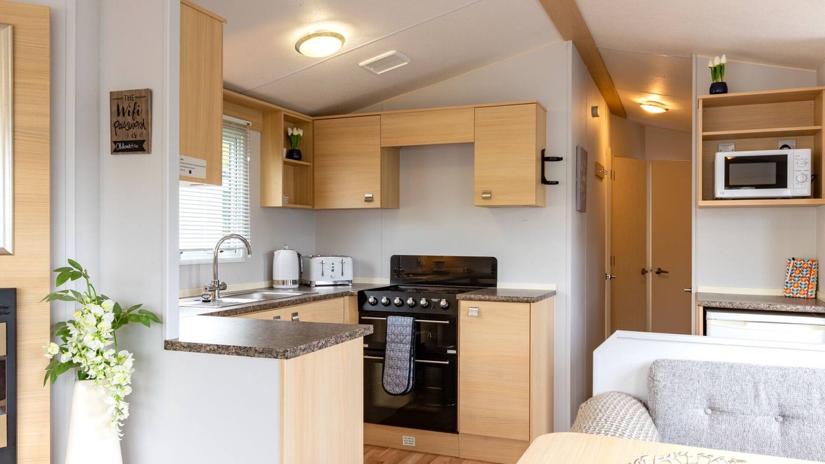 Tewitfield Cabin | Inside No. 9 Retreat