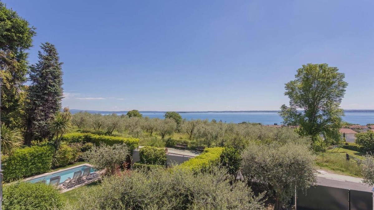 Moniga del Garda Bed & Breakfast | Insula Felix - Deluxe Double or Twin Room with Lake View