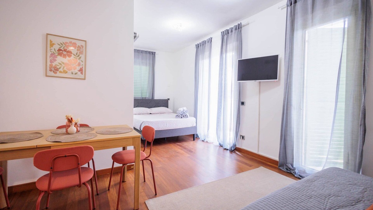 Marina di Massa Apartment | Int. 6, Apartment 6