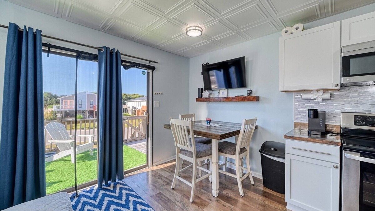 Sneads Ferry House | Intercoastal Views- Dog Friendly with added pet fee -Walk to Beach