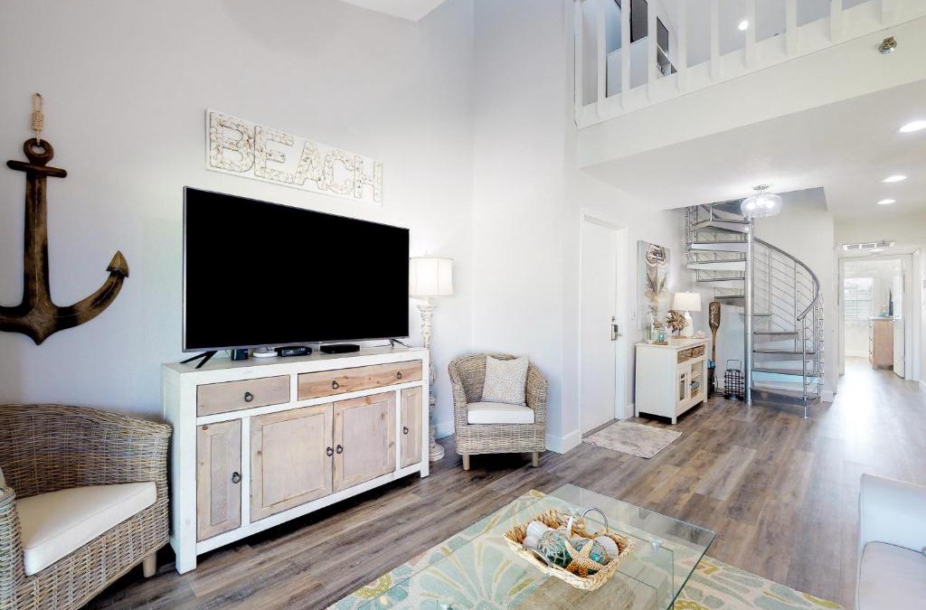 Indian Shores Apartment | Intercoastal Condo 203