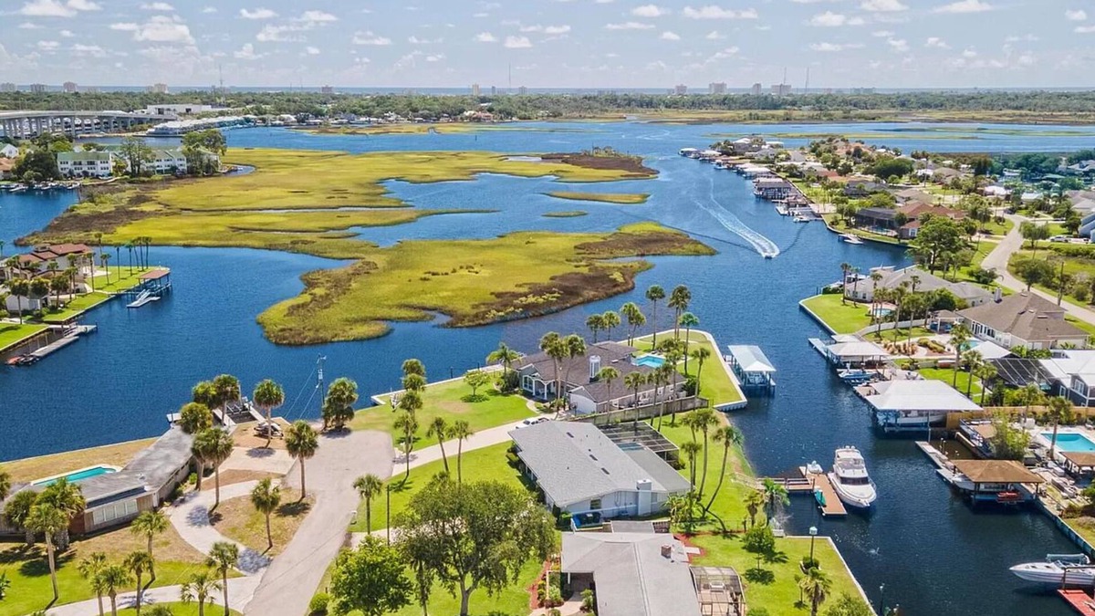 Isle of Palms House | Intercoastal waterfront home w/pool & Breathtaking Views 1mile from Mayo Clinc