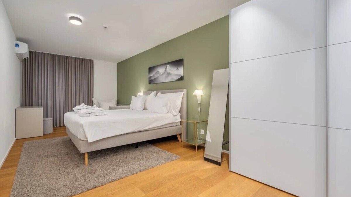 Bangerten Apartment | Interlaken Three Bedroom Interlaken Apartment with King Bed and extra sofa bed
