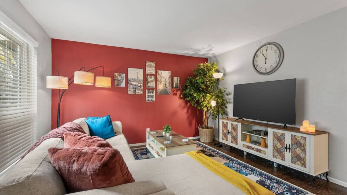 Fort Worth Apartment | Intimate 2BD:TCU Walkable, heartwarming & spacious