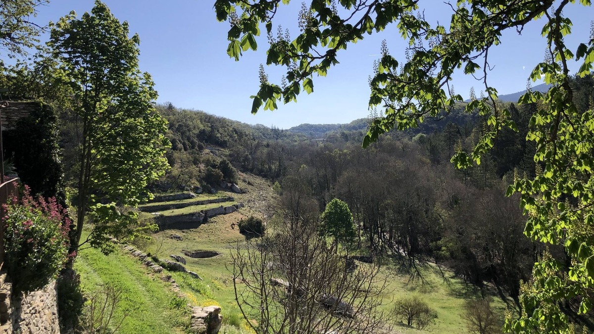 Saignon Apartment | Intimate, sober accommodation overlooking the Luberon