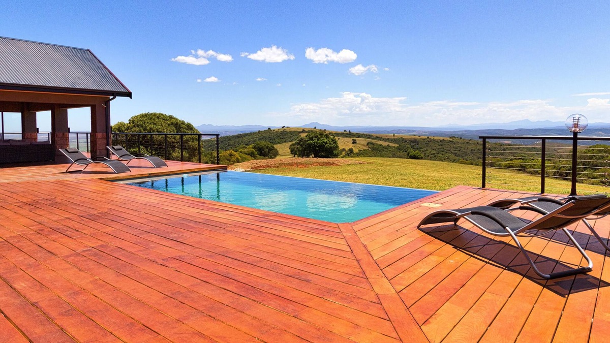 Loerieheuwel Cabin | Intle Game Lodge