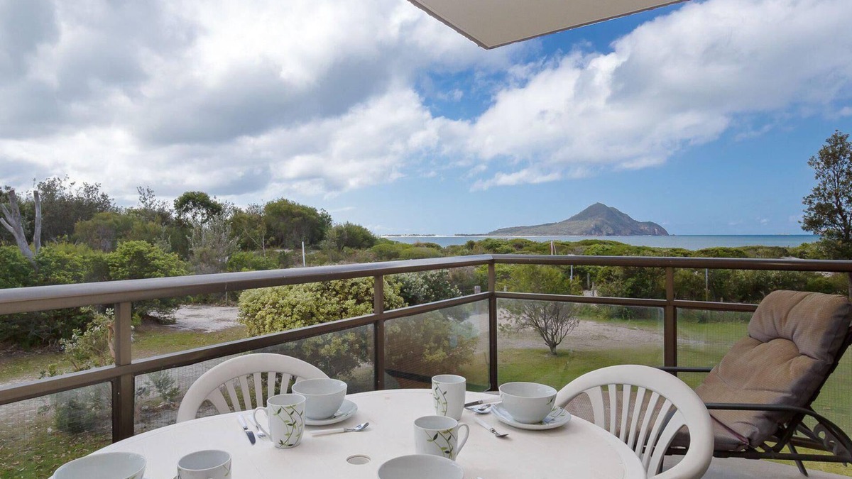 Nelson Bay Apartment | Intrepid, 13/3 Intrepid Cl - fantastic unit with stunning water views