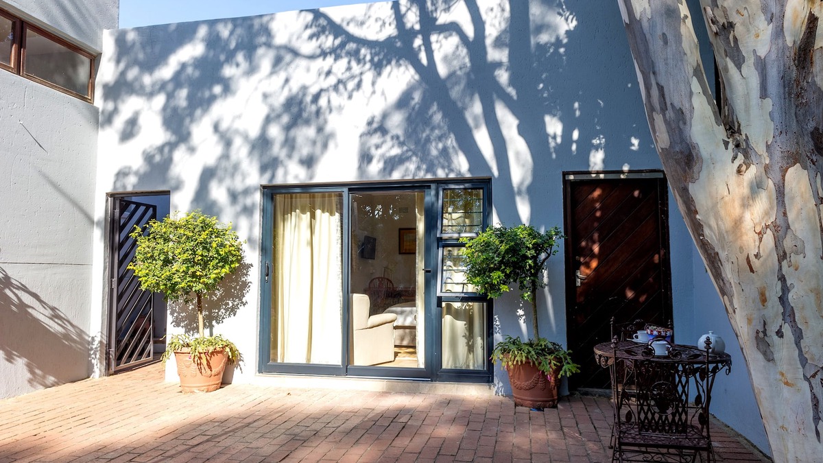 Parkwood Apartment | Inverter Backup; Parkwood 10min Walk to Rosebank