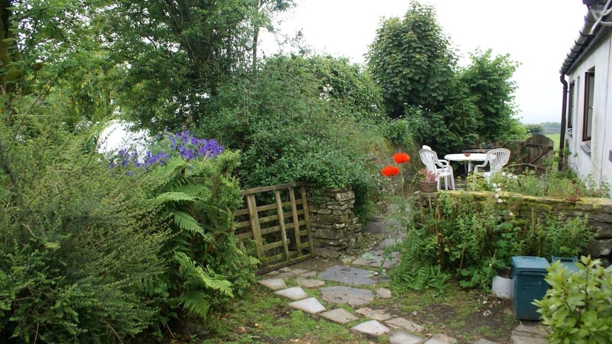 Newcastle Emlyn Cottage | Inviting 2-bed Cottage in Newcastle Emlyn