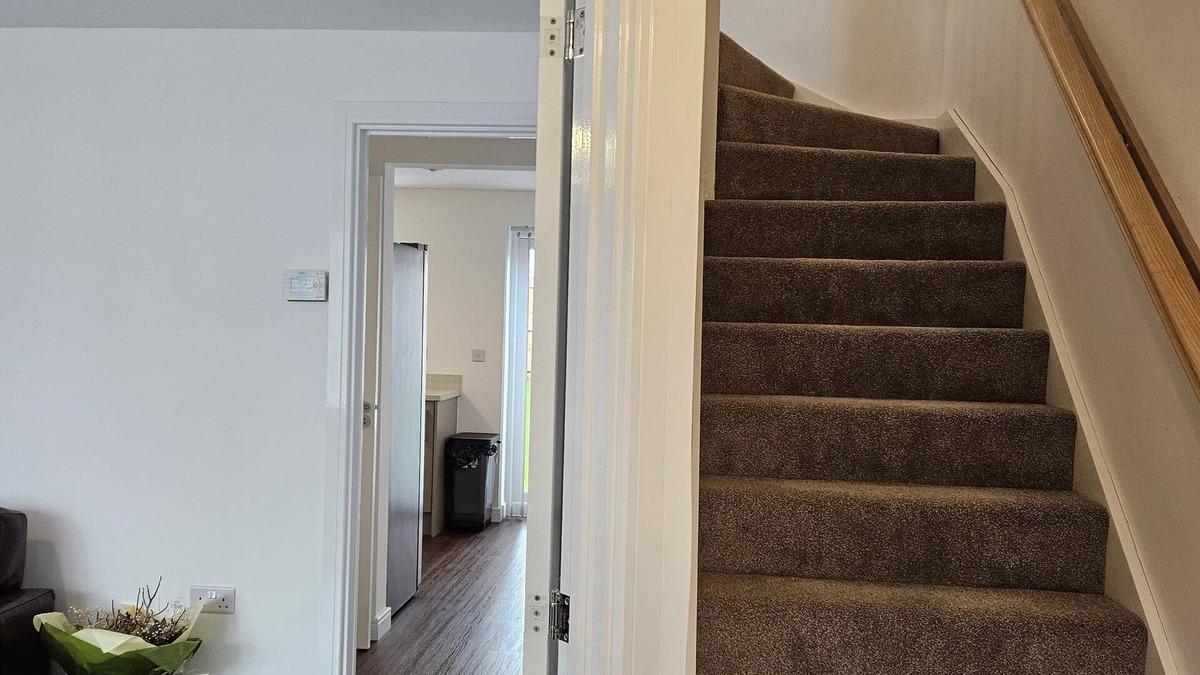 Wistaston House | Inviting 2-Bed House in Crewe