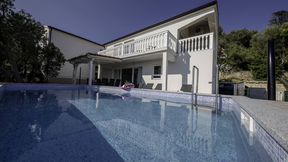 Banjol House | Inviting 3-Bed House on the island of Rab, Croatia