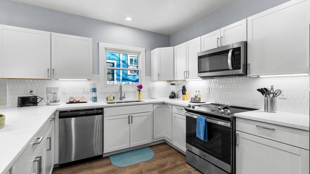 Near East Side House | Inviting 4BR 2 5BA Downtown Home With Ample Space