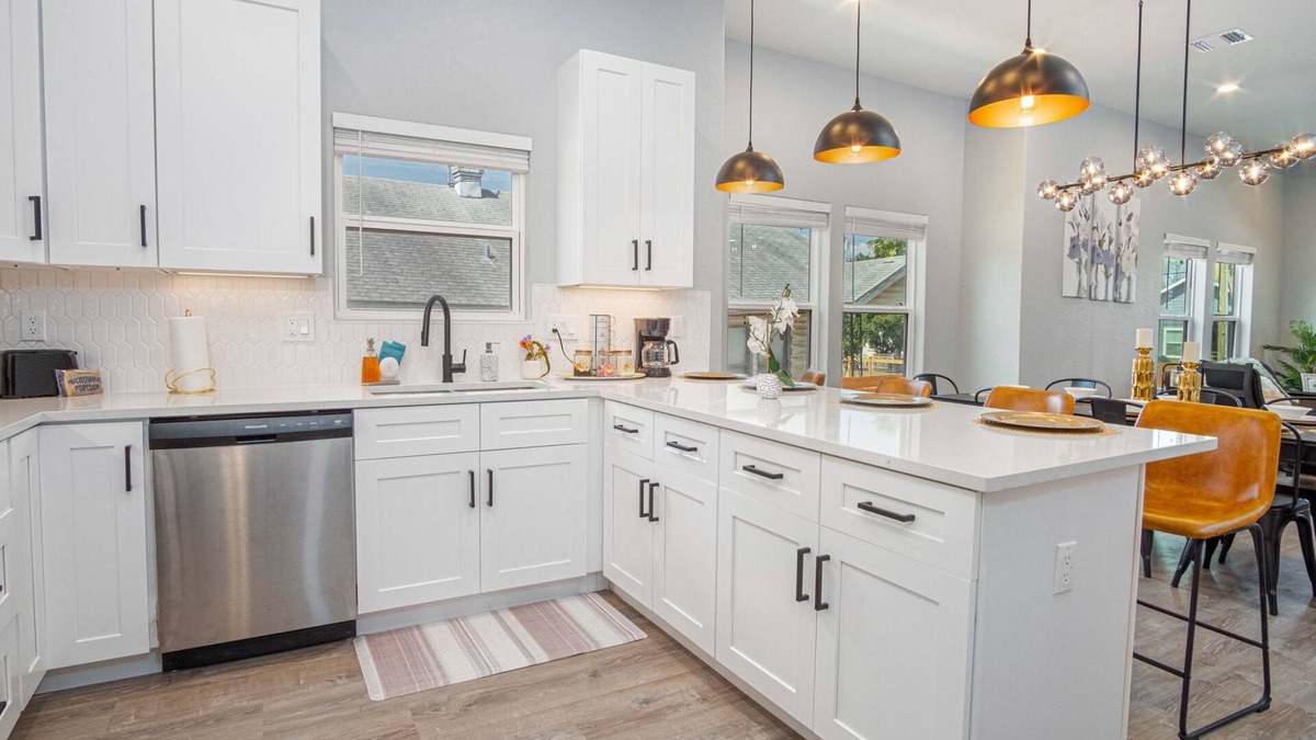 Highland Park House | Inviting 4BR 2BA Near Downtown Riverwalk