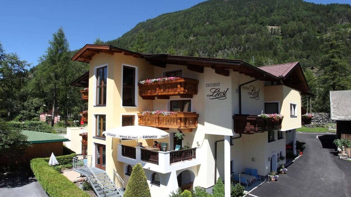 Unterlaengenfeld Apartment | Inviting apartment in Längenfeld with sauna