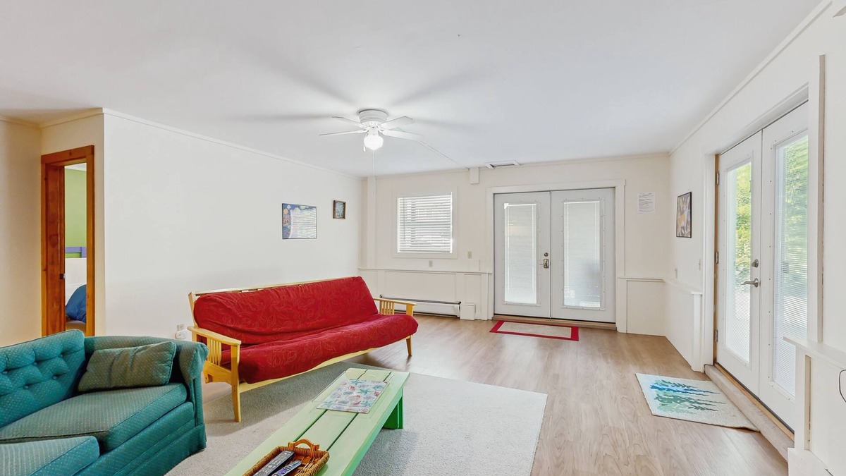Bar Harbor Apartment | Inviting apartment near downtown and Acadia National Park - dog-friendly