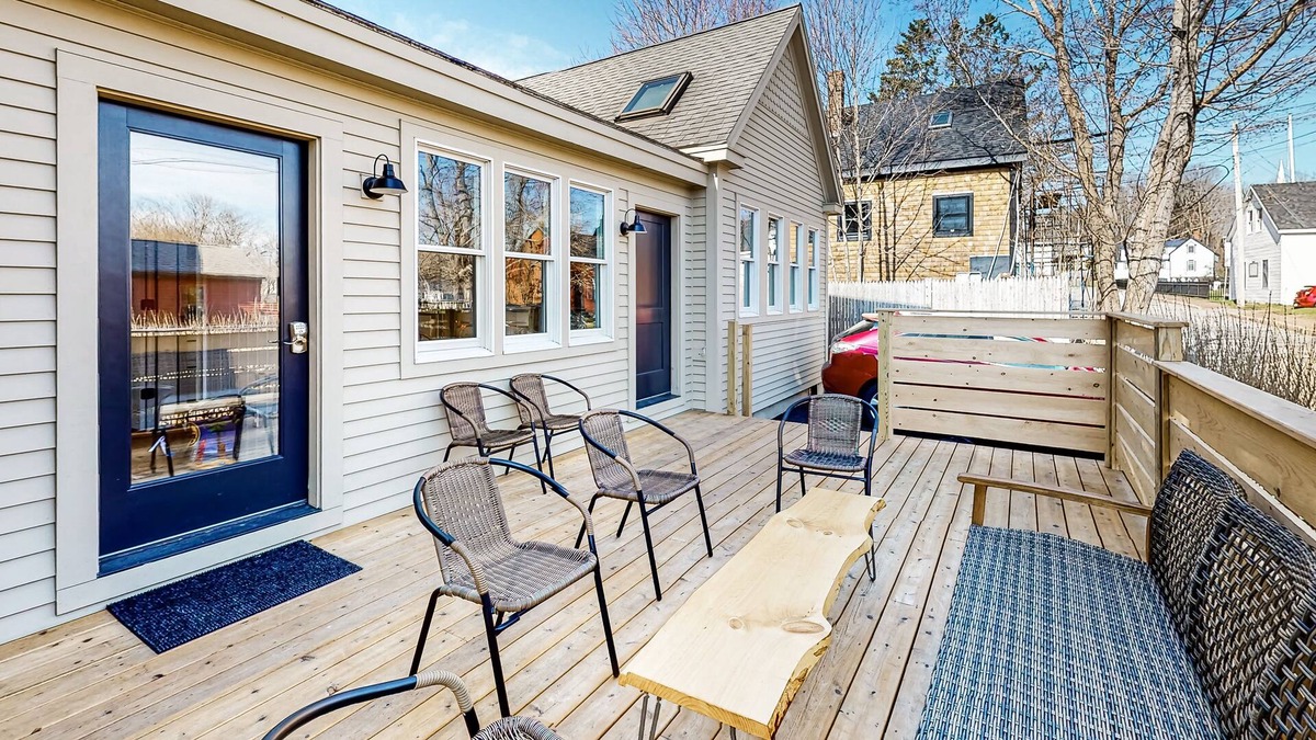 Wiscasset Apartment | Inviting apartment with river view, fast WiFi, central AC, & W/D