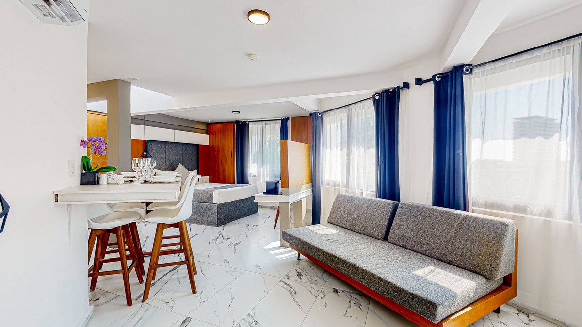 Downtown Cancun Hotel | Inviting apartment with pool, full kitchen, convenient location
