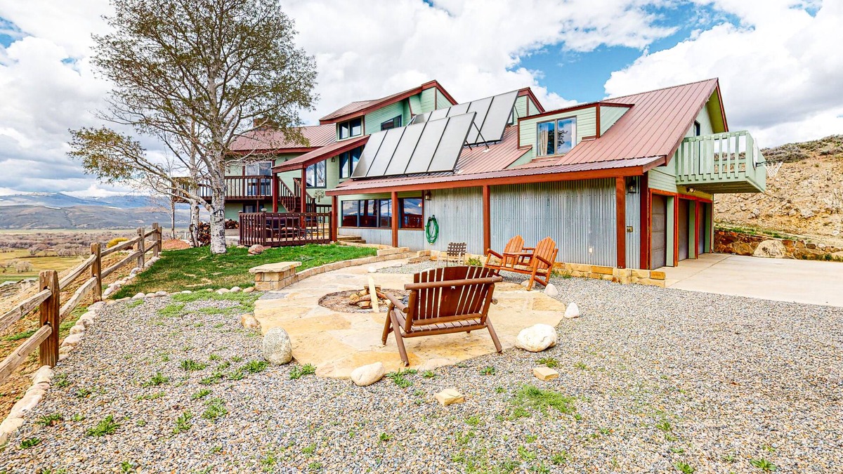 Gunnison House | Inviting home with mountain view, hot tub, fireplace & W/D -dog-friendly