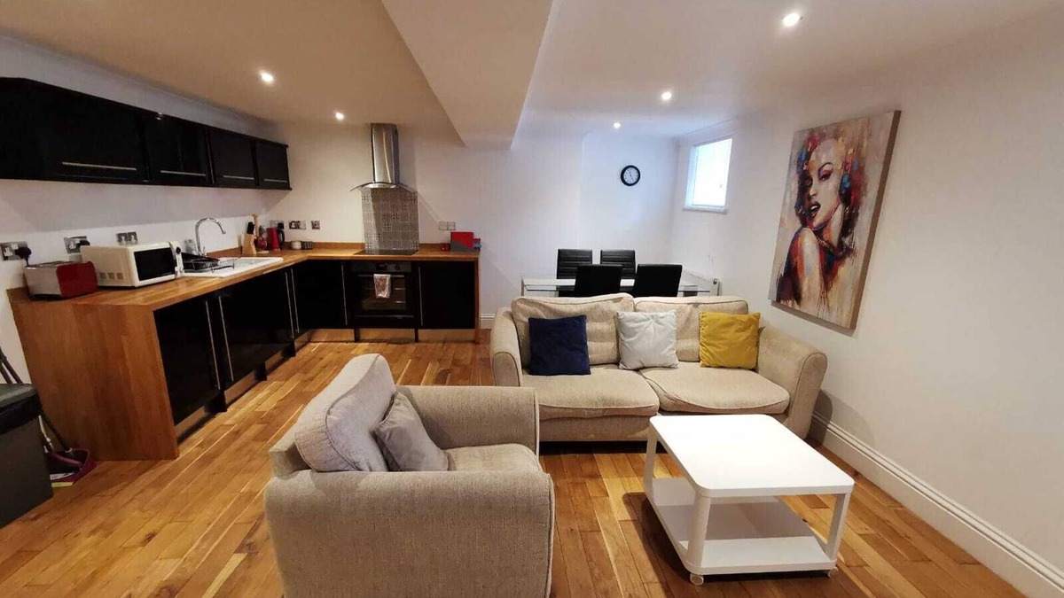 Banbury Apartment | Inviting No.1 - The Marilyn