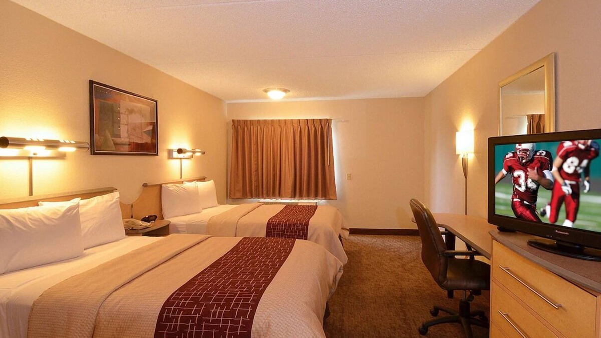 Crownhill Park Hotel | Inviting San Antonio Spot, Ideal for Travelers with Pets | Near SA Airport