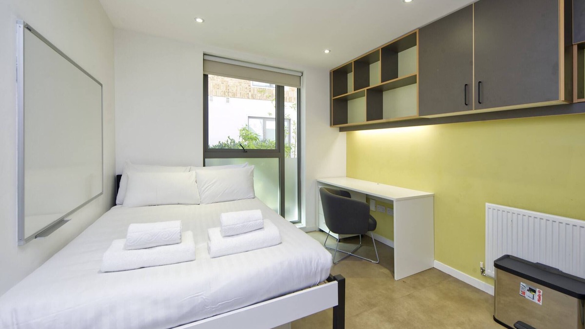 Ravenscourt Park Apartment | Inviting Student Studio Minutes from City Centre