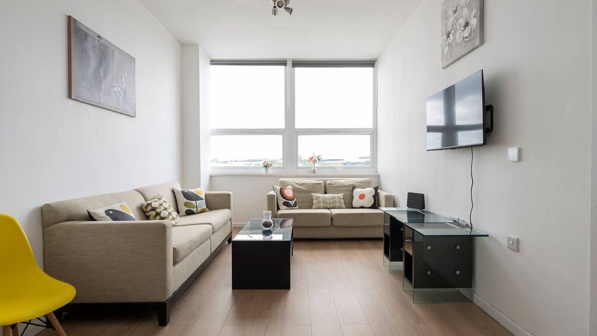 Smethwick Apartment | Inviting West Midlands Getaway